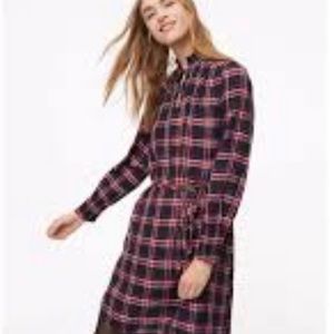 🤩LOFT NWT Plaid Smocked Shirtdress🤩